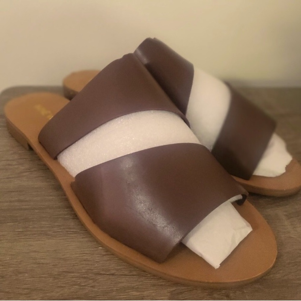 Nine West slip on sandal